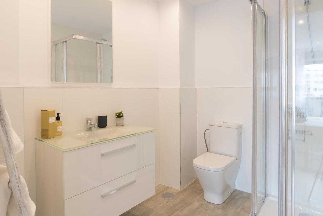 Urbe10 Angel Ganivet 2 Bedrooms Apartment Malaga Bagian luar foto