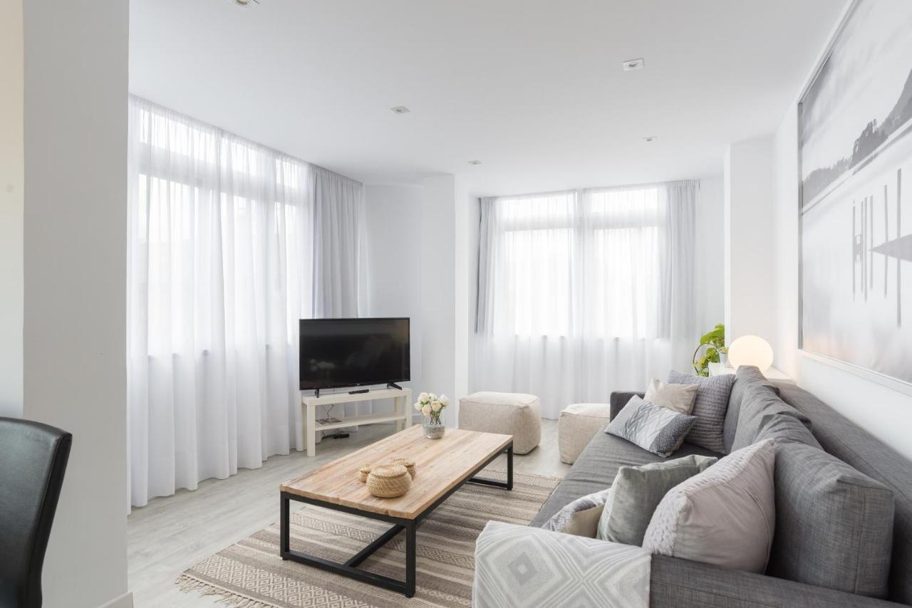 Urbe10 Angel Ganivet 2 Bedrooms Apartment Malaga Bagian luar foto