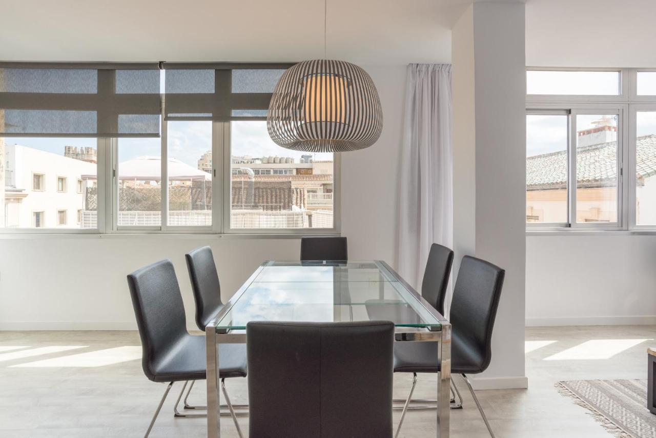 Urbe10 Angel Ganivet 2 Bedrooms Apartment Malaga Bagian luar foto