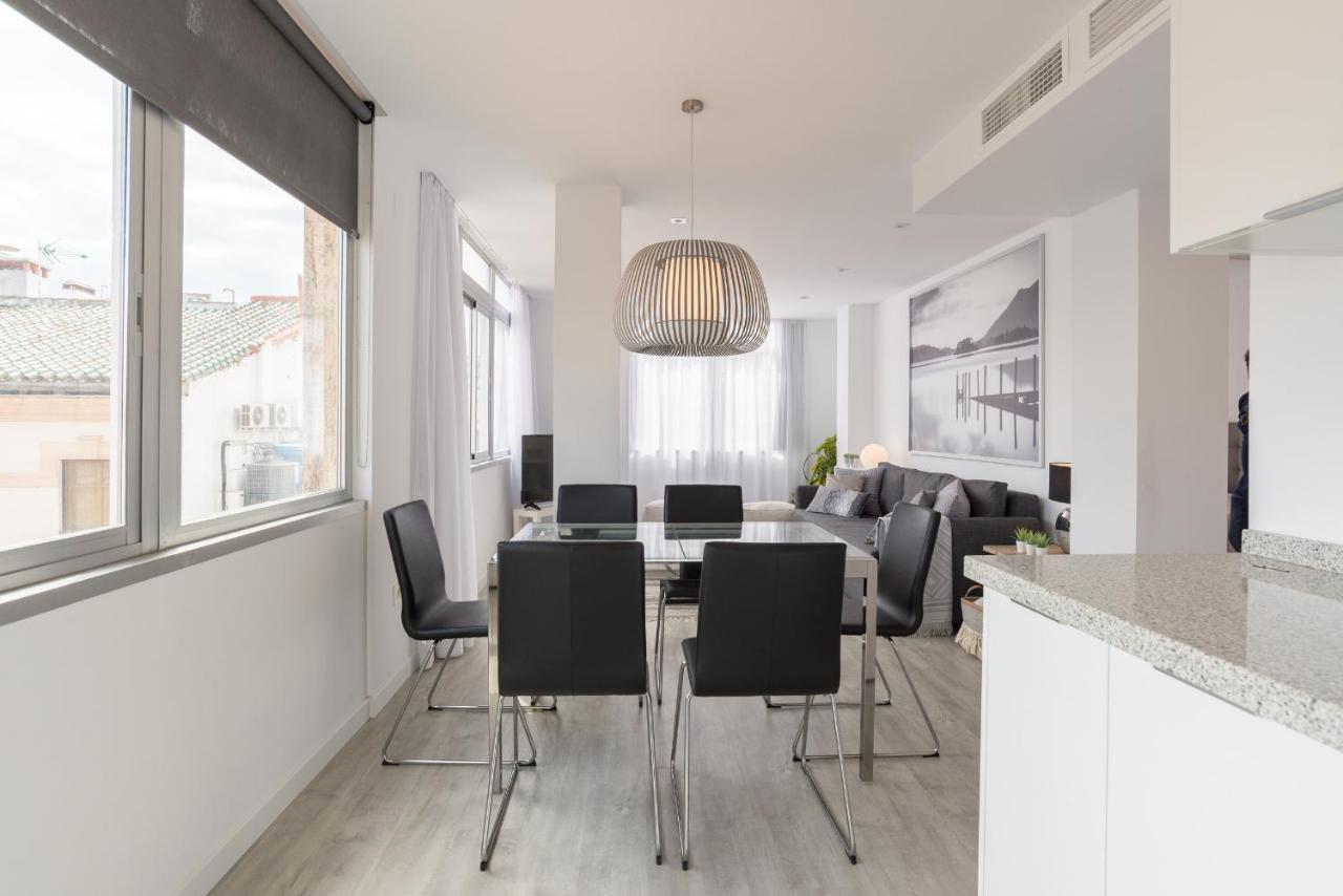 Urbe10 Angel Ganivet 2 Bedrooms Apartment Malaga Bagian luar foto
