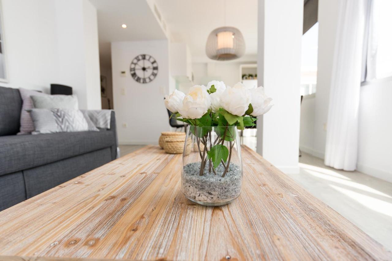 Urbe10 Angel Ganivet 2 Bedrooms Apartment Malaga Bagian luar foto